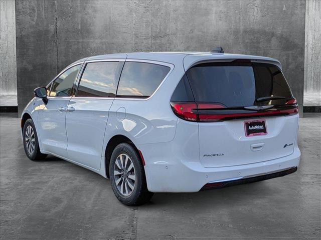 new 2025 Chrysler Pacifica Hybrid car, priced at $45,799