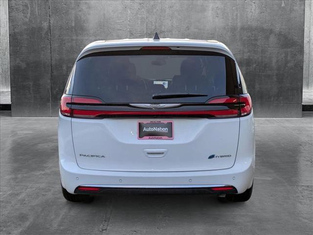 new 2025 Chrysler Pacifica Hybrid car, priced at $45,799