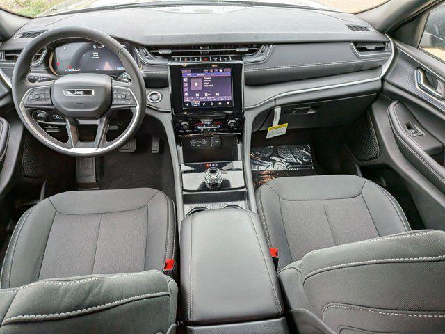 new 2025 Jeep Grand Cherokee car, priced at $39,913
