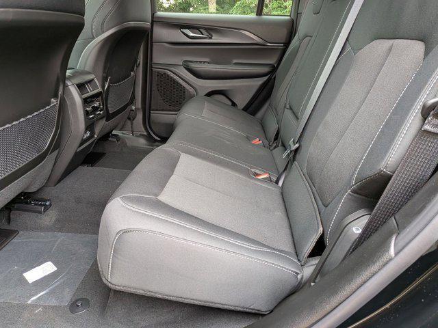new 2025 Jeep Grand Cherokee car, priced at $39,913