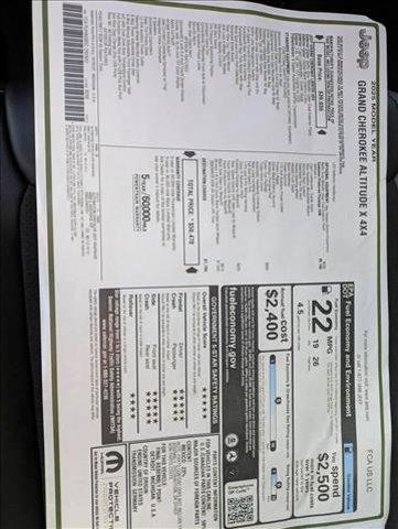 new 2025 Jeep Grand Cherokee car, priced at $45,660