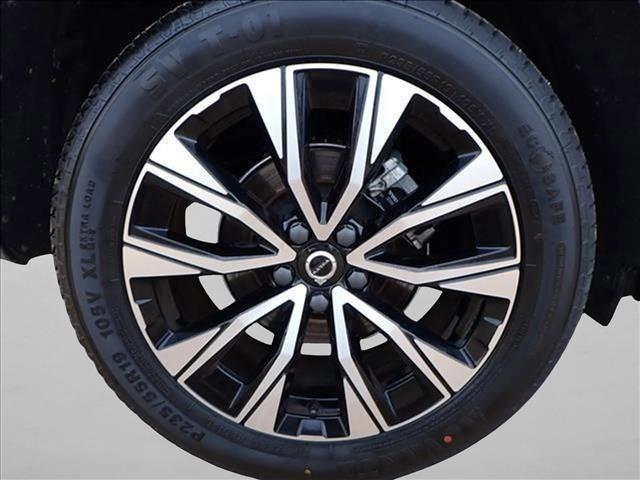 used 2023 Volvo XC60 car, priced at $23,328