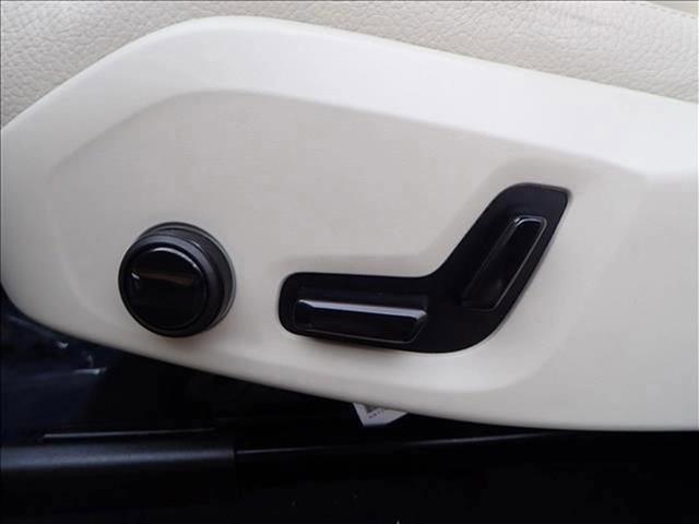 used 2023 Volvo XC60 car, priced at $23,328