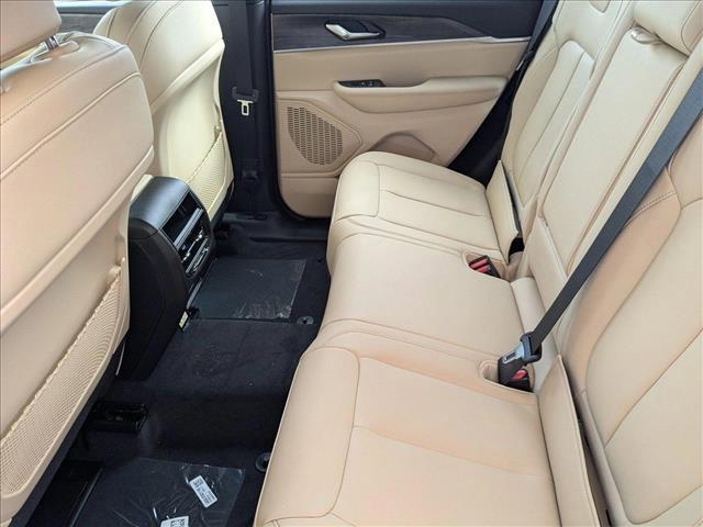 new 2025 Jeep Grand Cherokee car, priced at $44,910