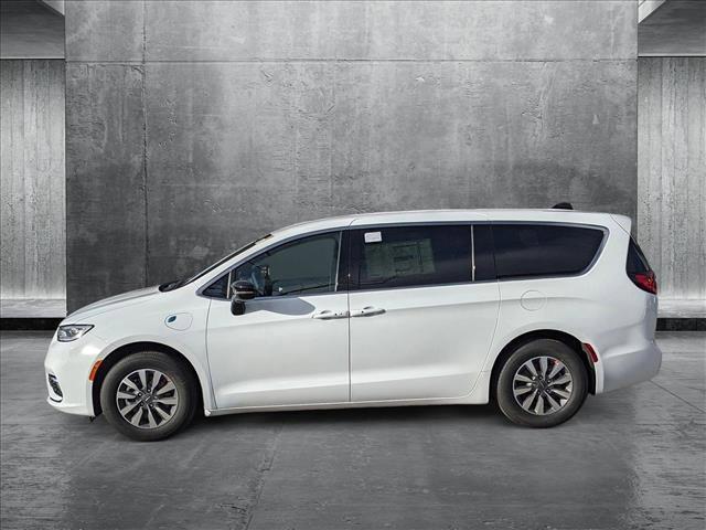 new 2025 Chrysler Pacifica Hybrid car, priced at $49,299