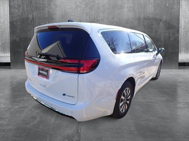 new 2025 Chrysler Pacifica Hybrid car, priced at $50,974