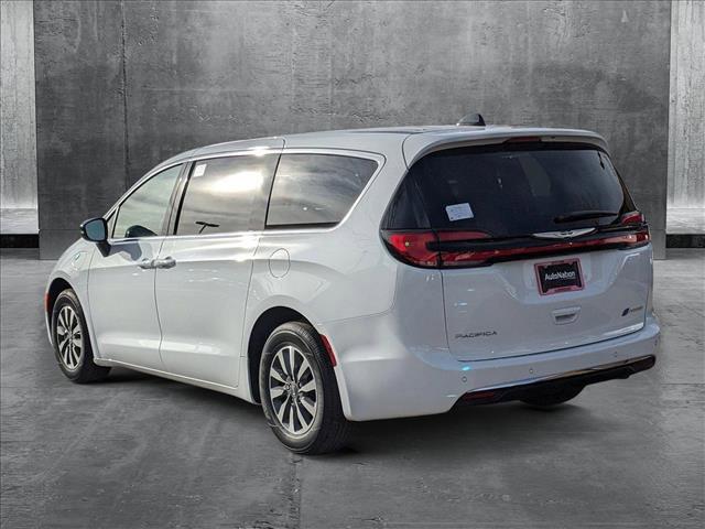 new 2025 Chrysler Pacifica Hybrid car, priced at $49,299