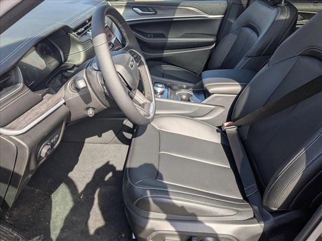 new 2025 Jeep Grand Cherokee car, priced at $53,400