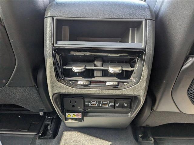 new 2025 Jeep Grand Cherokee car, priced at $53,400