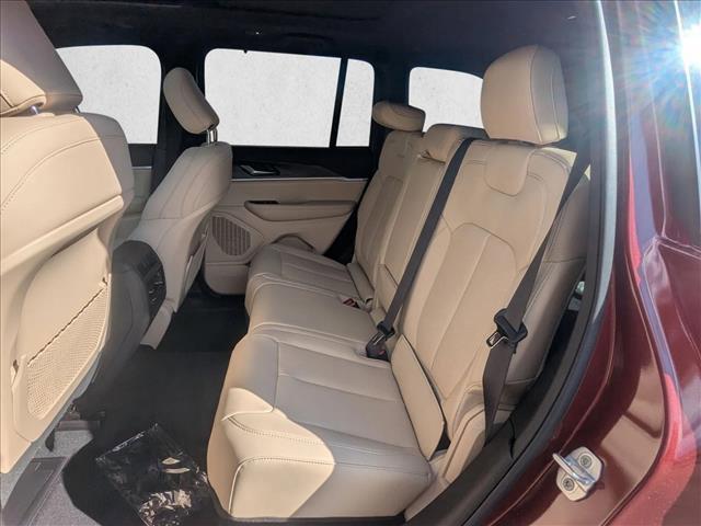 new 2025 Jeep Grand Cherokee car, priced at $50,207