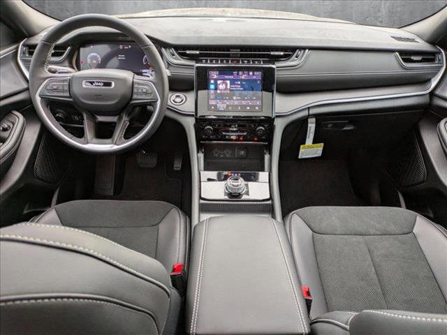 new 2025 Jeep Grand Cherokee car, priced at $42,670