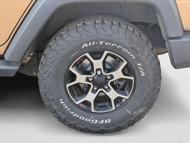 used 2015 Jeep Wrangler Unlimited car, priced at $18,490