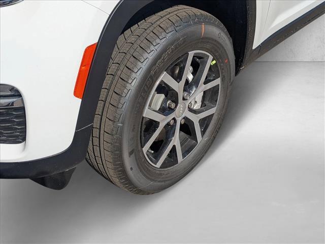 new 2025 Jeep Grand Cherokee car, priced at $47,038
