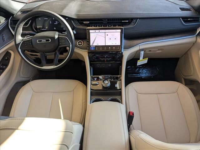 new 2025 Jeep Grand Cherokee car, priced at $47,574