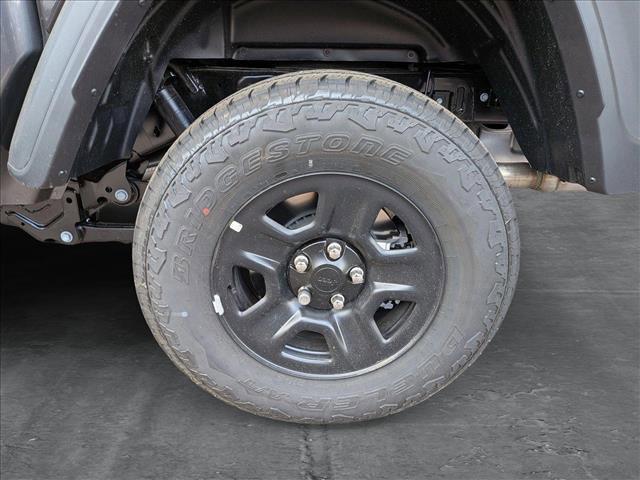 new 2025 Jeep Gladiator car, priced at $43,628