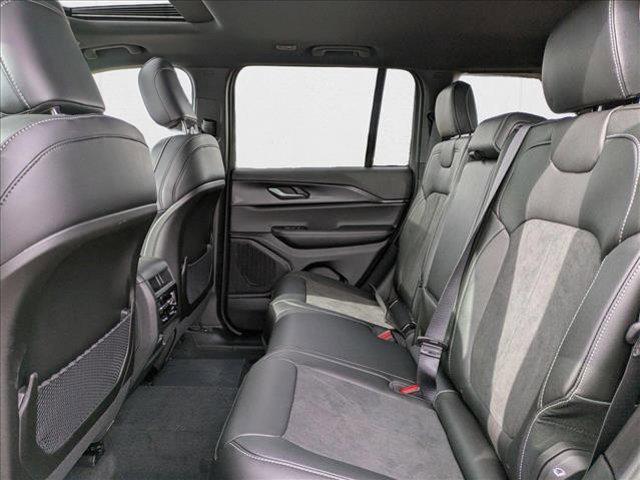 new 2025 Jeep Grand Cherokee car, priced at $39,521