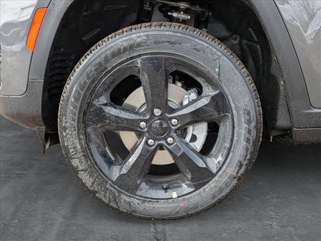new 2025 Jeep Grand Cherokee car, priced at $46,057