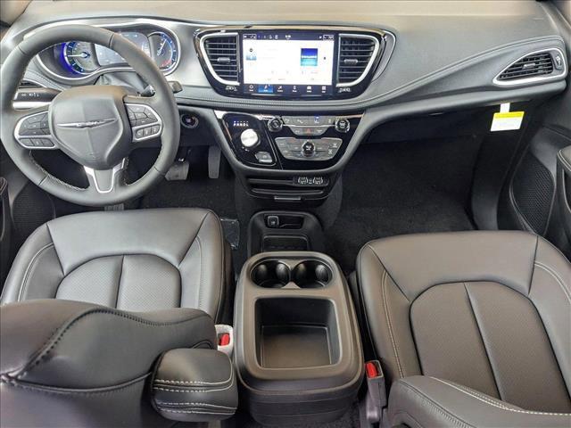 new 2025 Chrysler Pacifica Hybrid car, priced at $46,299