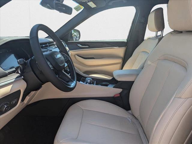 new 2025 Jeep Grand Cherokee car, priced at $46,743