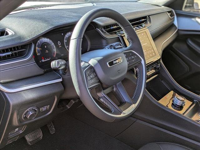 new 2025 Jeep Grand Cherokee car, priced at $42,975