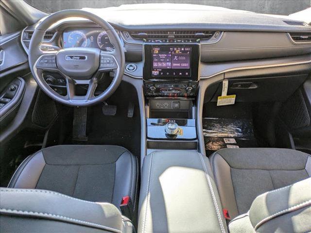 new 2025 Jeep Grand Cherokee car, priced at $42,975