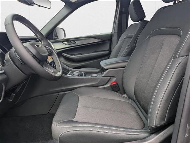 new 2025 Jeep Grand Cherokee car, priced at $40,829