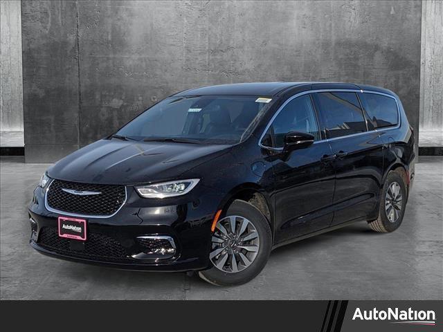 new 2025 Chrysler Pacifica Hybrid car, priced at $46,410