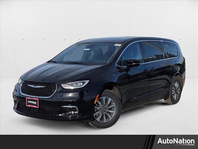 new 2025 Chrysler Pacifica Hybrid car, priced at $45,410