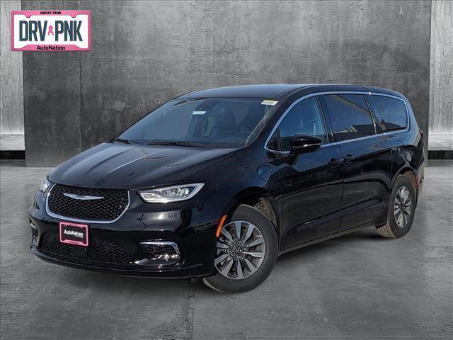 new 2025 Chrysler Pacifica Hybrid car, priced at $47,829