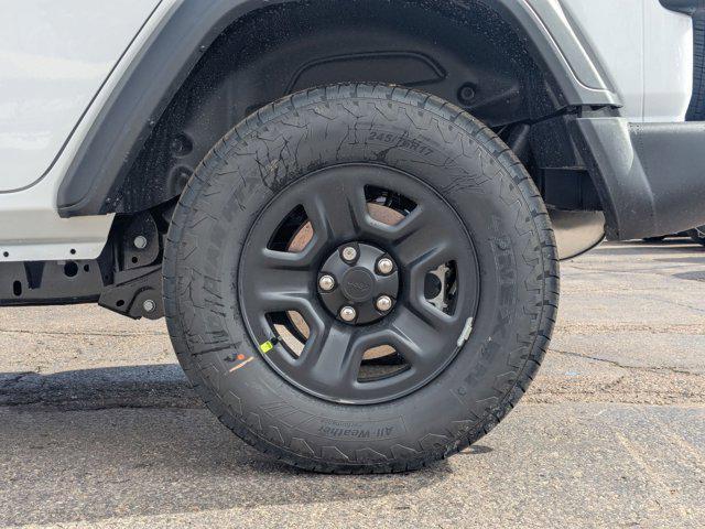 new 2025 Jeep Wrangler car, priced at $43,184
