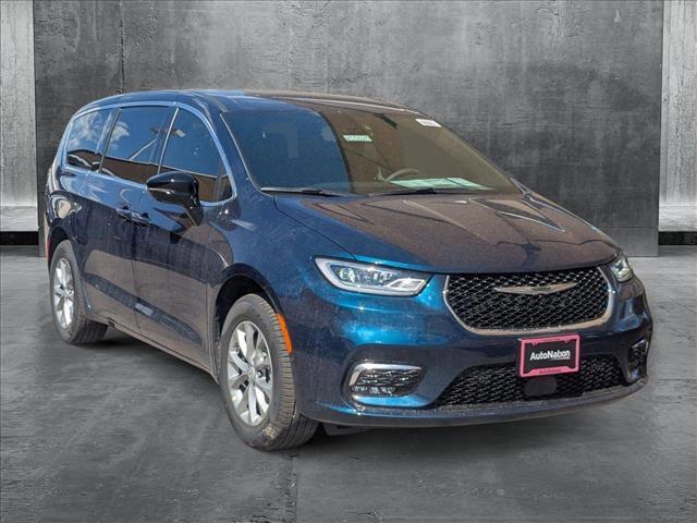 new 2025 Chrysler Pacifica car, priced at $46,736