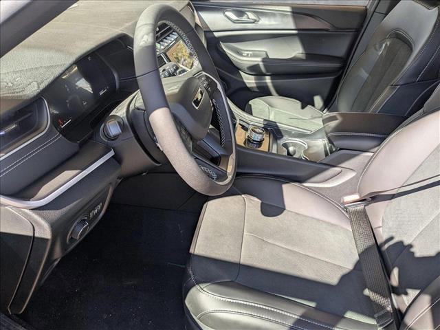 new 2025 Jeep Grand Cherokee car, priced at $43,484