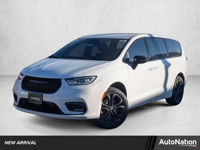 new 2026 Chrysler Pacifica car, priced at $48,809