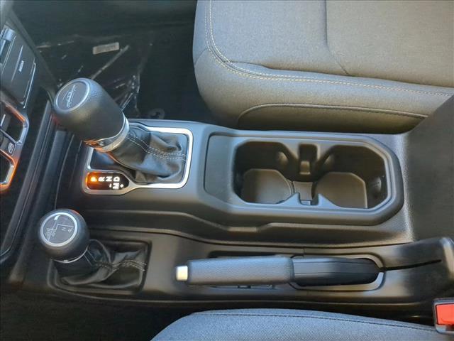 new 2025 Jeep Gladiator car, priced at $40,401