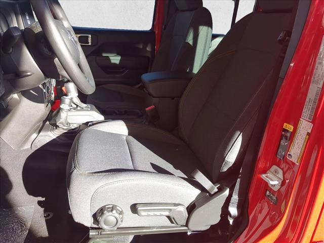 new 2025 Jeep Gladiator car, priced at $40,401