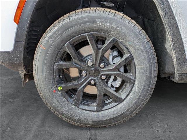 new 2025 Jeep Grand Cherokee car, priced at $43,403