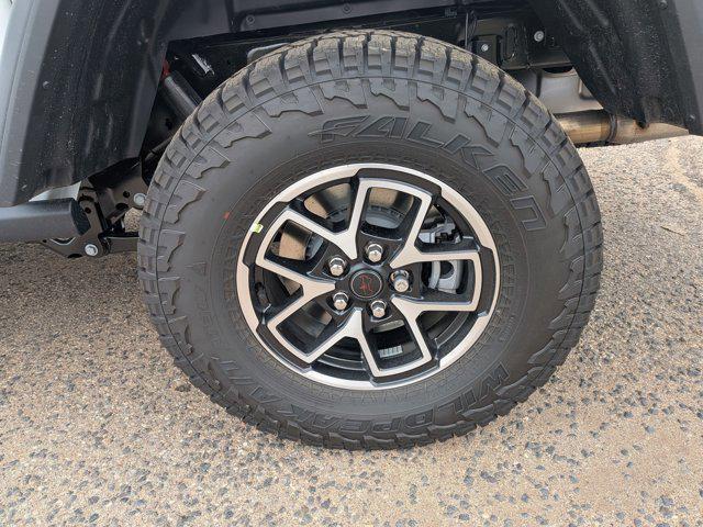new 2025 Jeep Gladiator car, priced at $53,659