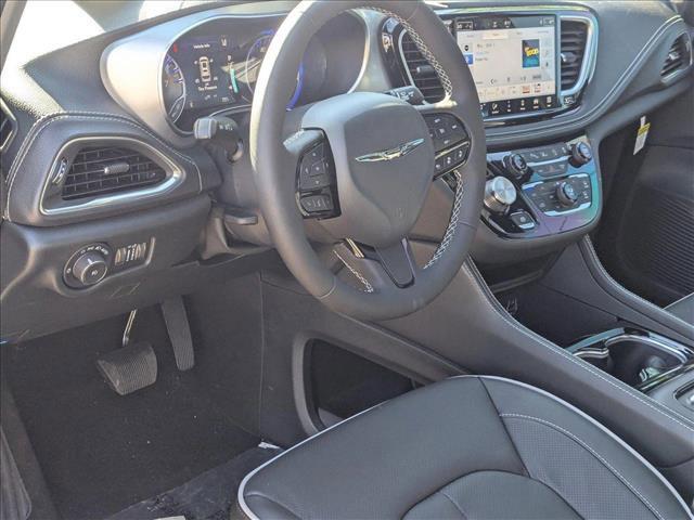 new 2025 Chrysler Pacifica car, priced at $52,197