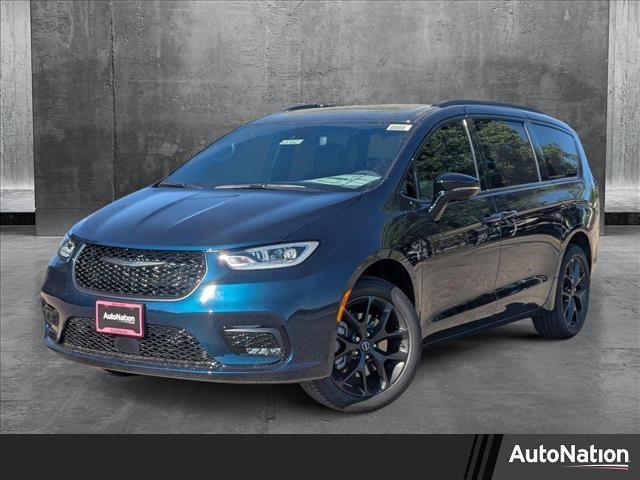 new 2025 Chrysler Pacifica car, priced at $52,197