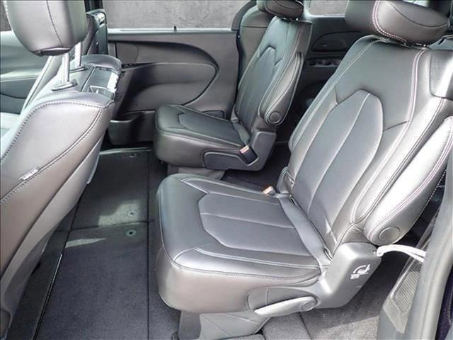 new 2025 Chrysler Pacifica car, priced at $47,910