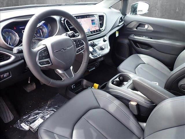 new 2025 Chrysler Pacifica car, priced at $47,910