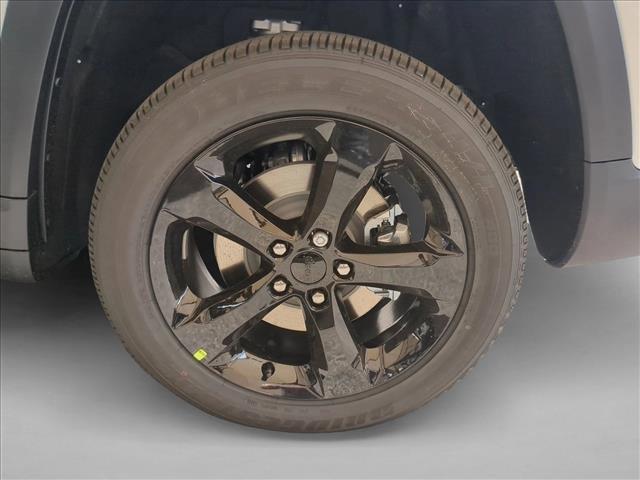 new 2025 Jeep Grand Cherokee L car, priced at $45,910