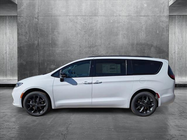 new 2025 Chrysler Pacifica car, priced at $51,299