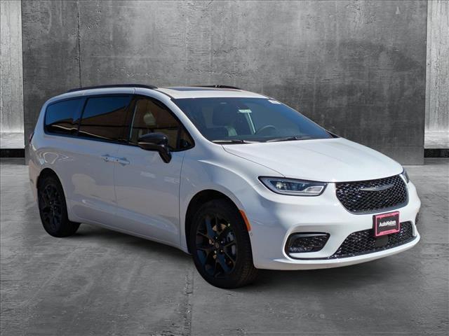 new 2025 Chrysler Pacifica car, priced at $51,299