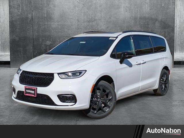 new 2025 Chrysler Pacifica car, priced at $51,299