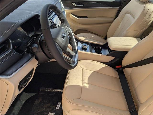new 2025 Jeep Grand Cherokee car, priced at $44,910