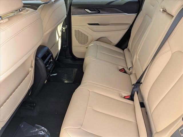 new 2025 Jeep Grand Cherokee car, priced at $44,910