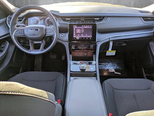 new 2025 Jeep Grand Cherokee car, priced at $40,190