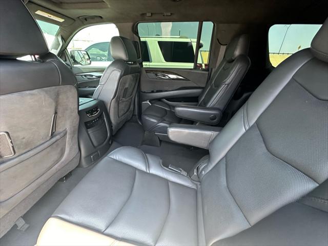 used 2020 Cadillac Escalade ESV car, priced at $50,995