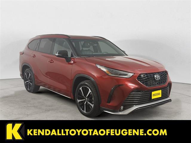 used 2021 Toyota Highlander car, priced at $40,998